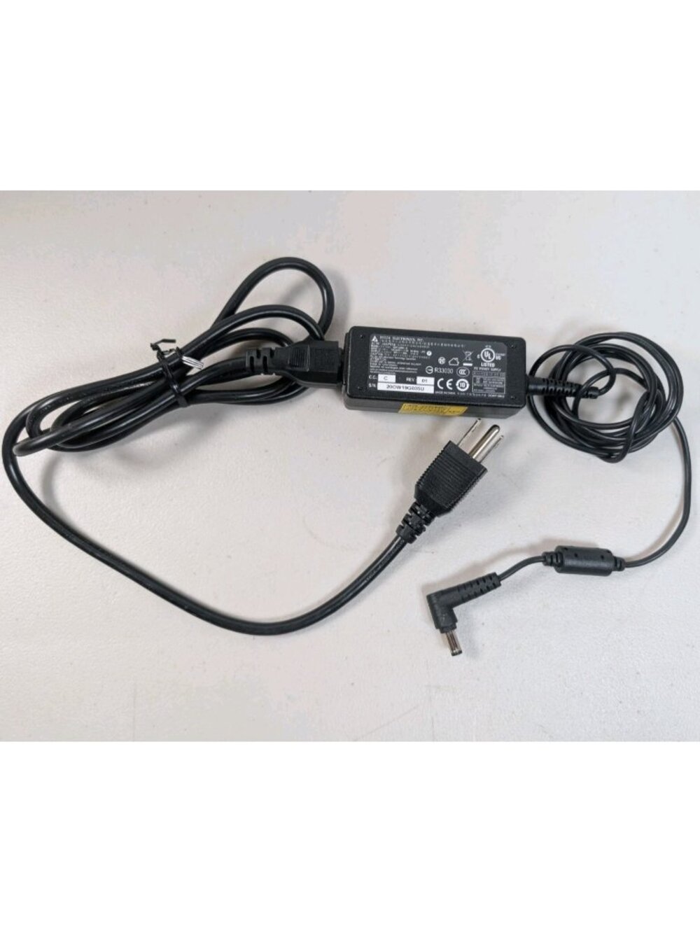 Acer Aspire One Delta ADP-30JH-B ADP-30MH B Charger 19V 1.58A 30W 5.5 x 1.7 mm
